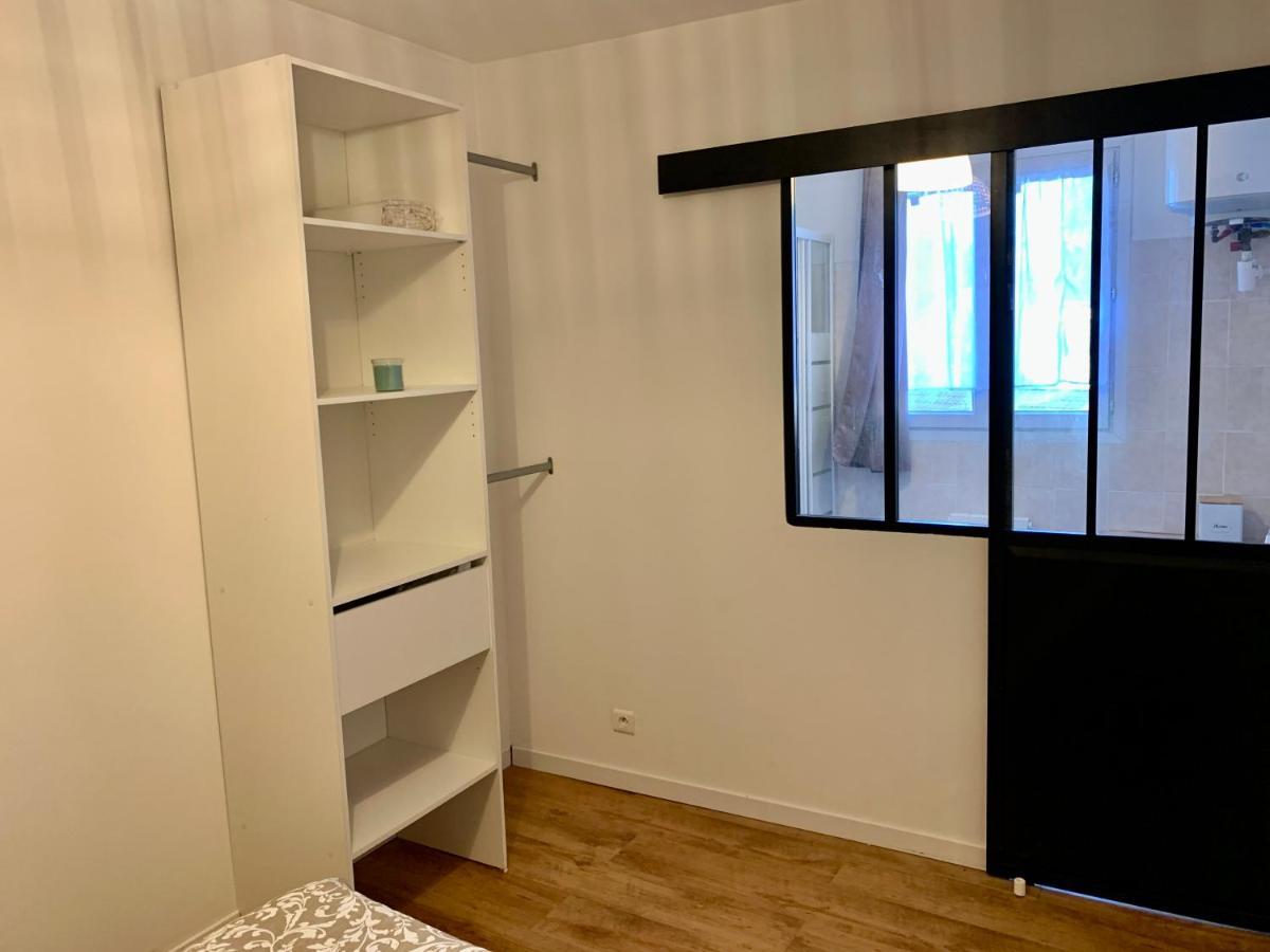 Superbe appartement avec parking gratuit sur place Saint-Denis  Extérieur photo