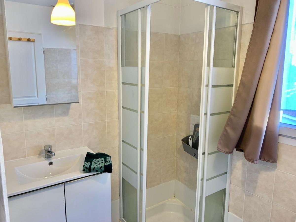 Superbe appartement avec parking gratuit sur place Saint-Denis  Extérieur photo