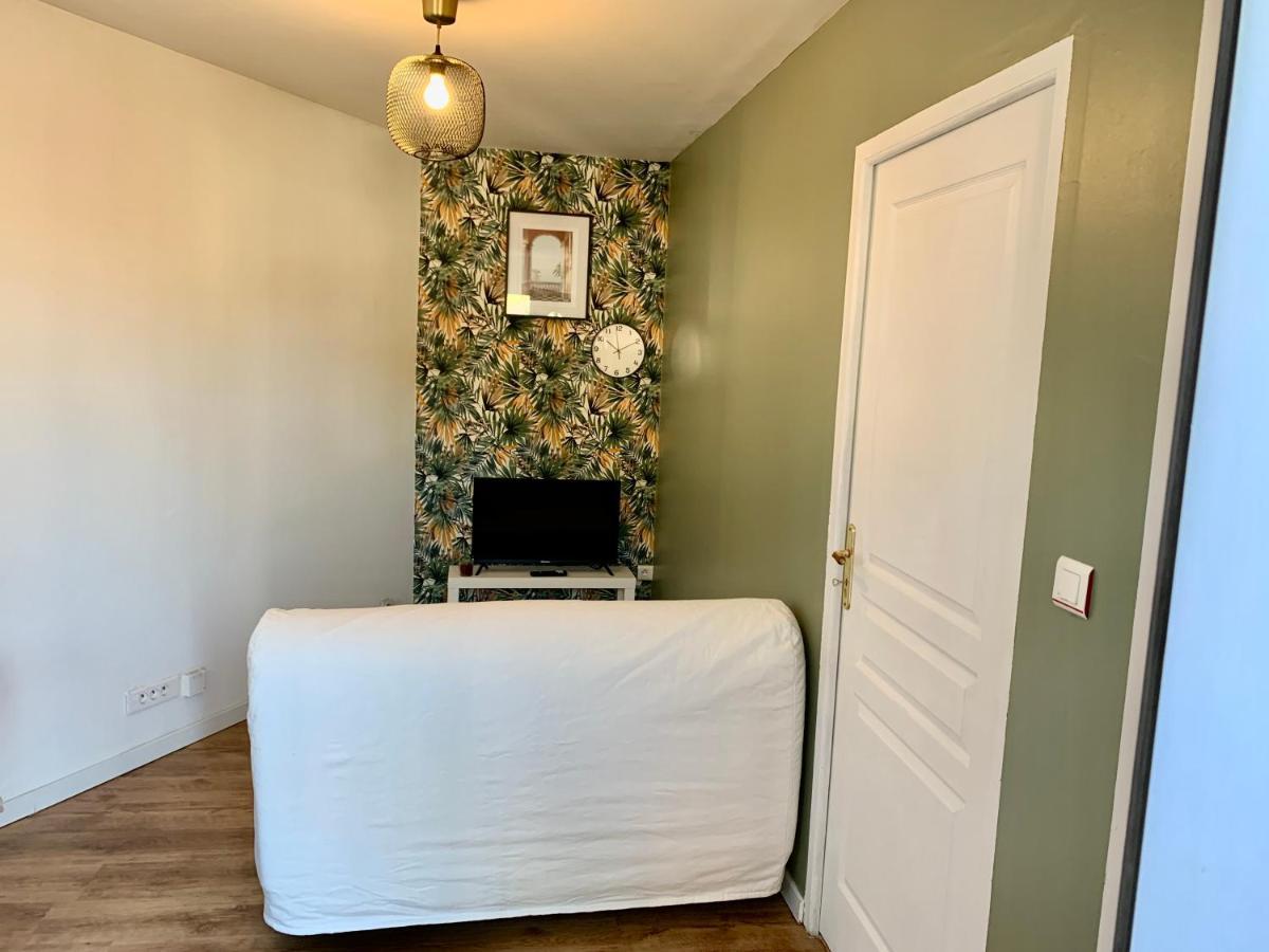 Superbe appartement avec parking gratuit sur place Saint-Denis  Extérieur photo